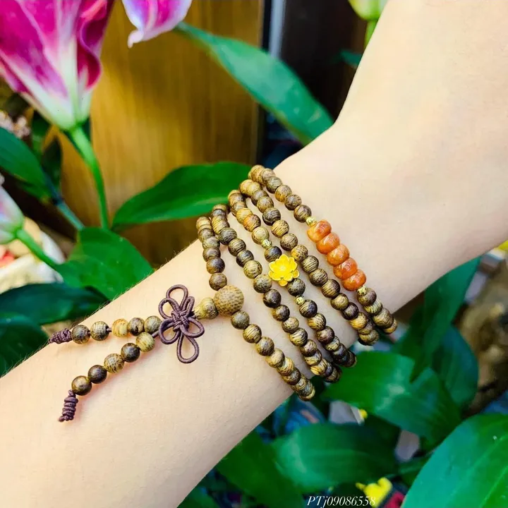 Alternative view of Vòng Tay Trầm Hương Tốc Thiên Nhiên Phối Ngũ Điếu Mini Charm Bạc Ta Xi Vàng - Thắng Giang
