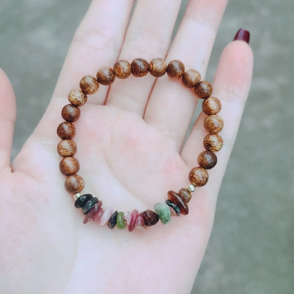 Vòng Tay Trầm Hương Tốc Phối Đá Tourmaline Vụn Thiên Nhiên - Thắng Giang