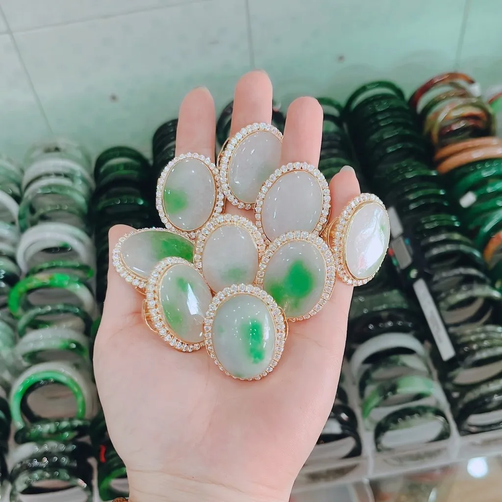 Alternative view of Nhẫn Ngọc Cẩm Thạch Thiên Nhiên Bọc - Thắng Giang