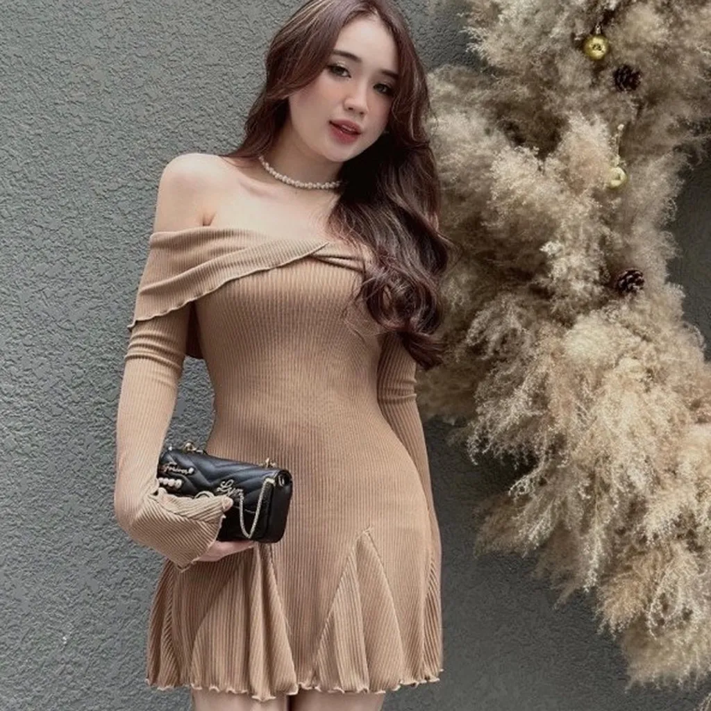 Alternative view of Đầm Xoè Td Bệt Vai Chất Liệu Thun Gân - Lê Phương Boutique