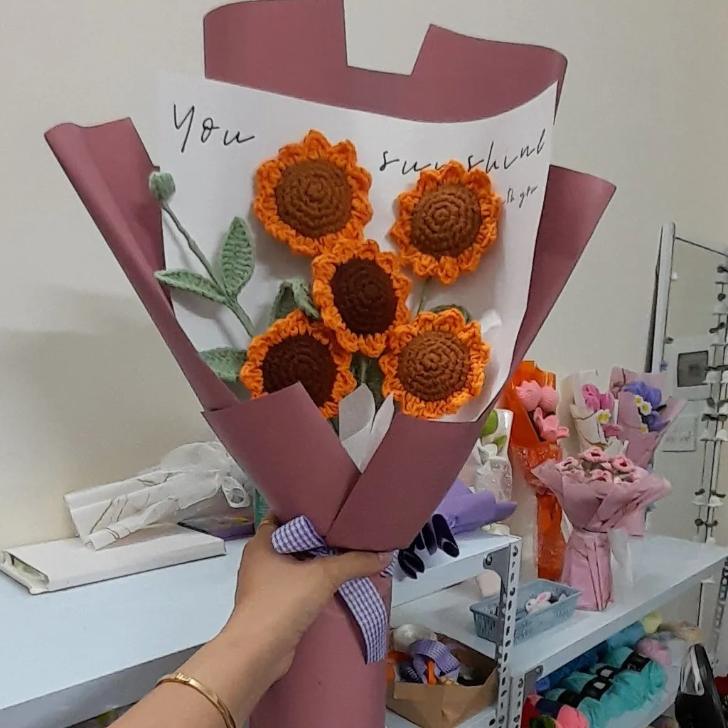 Bó Hoa Hướng Dương 5 Bông Bằng Len Handmade Yukishop Yk19