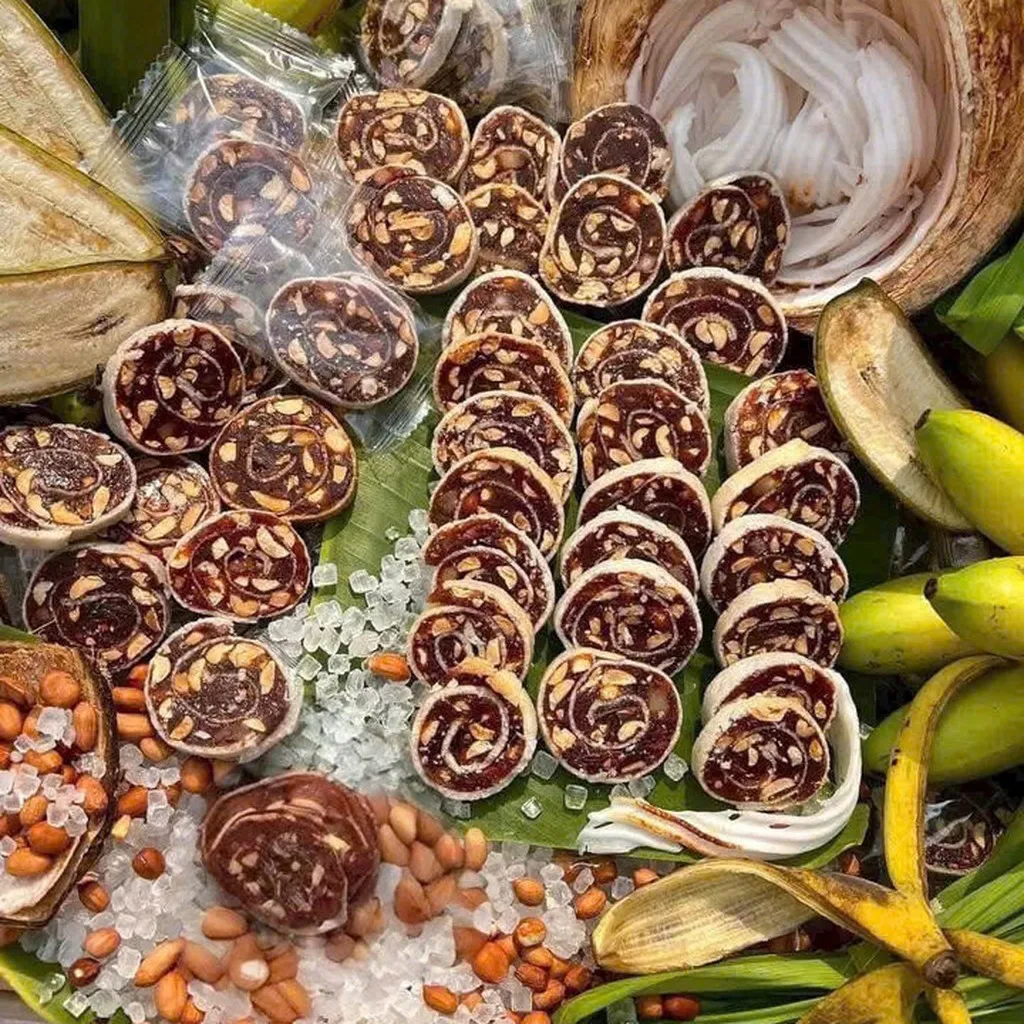 Kẹo Chuối Cuộn Gừng, Đậu Phộng Ôm Trọn Tình Quê 500g - Winnie House