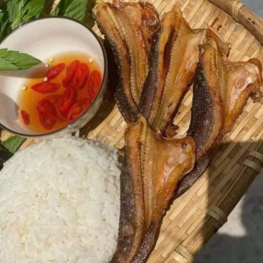 Alternative view of Khô Cá Lóc Đồng Cửng Nguyên Con Loại Ngon 500g - Winnie House