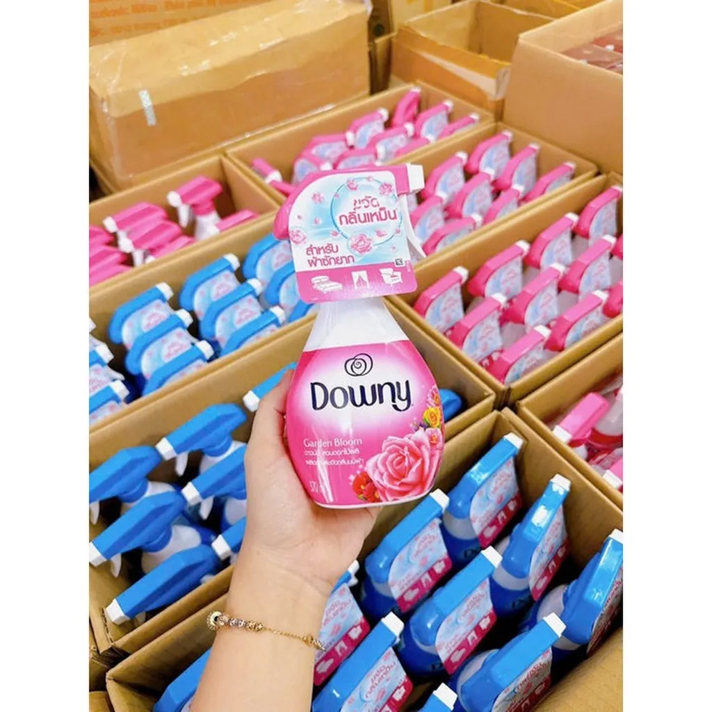 Xịt Vải Downy Khử Mùi Và Chống Khuẩn 99.9% Chai 370ml - Gdn