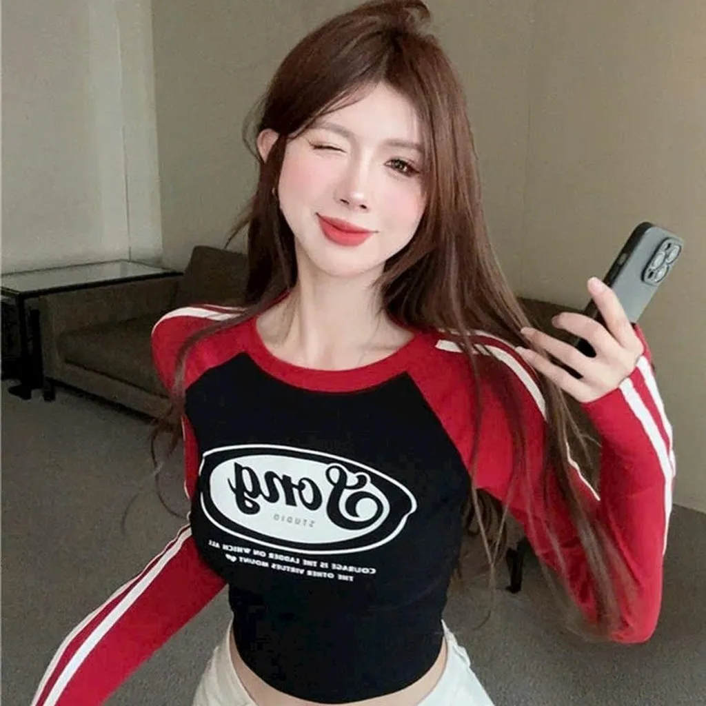 Alternative view of Áo Thun Borip Croptop Tay Dài Phối 2 Màu Xinh Xắn - Kim