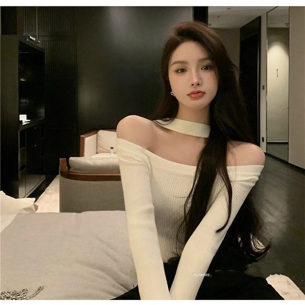 Alternative view of Sale Sốc 50% Áo Kiểu Quàng Cổ Thun Gân Xin - Lê Phương Boutique
