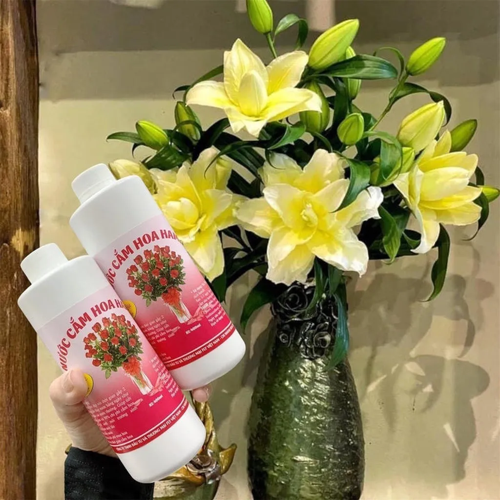 Alternative view of Nước Cắm Hoa Tươi Lọ 400ml - Gdn