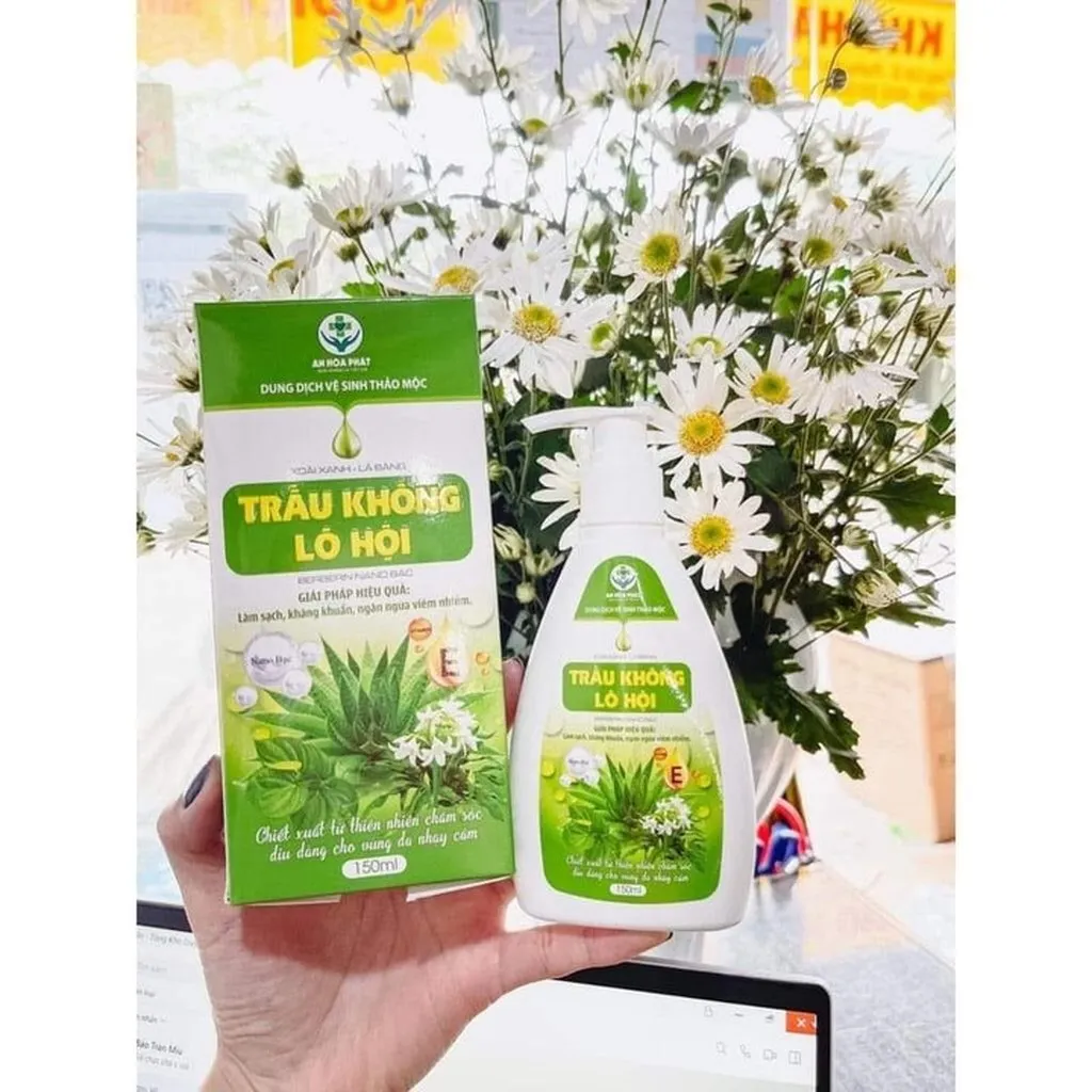 Alternative view of Dung Dịch Vệ Sinh Trầu Không Lô Hội