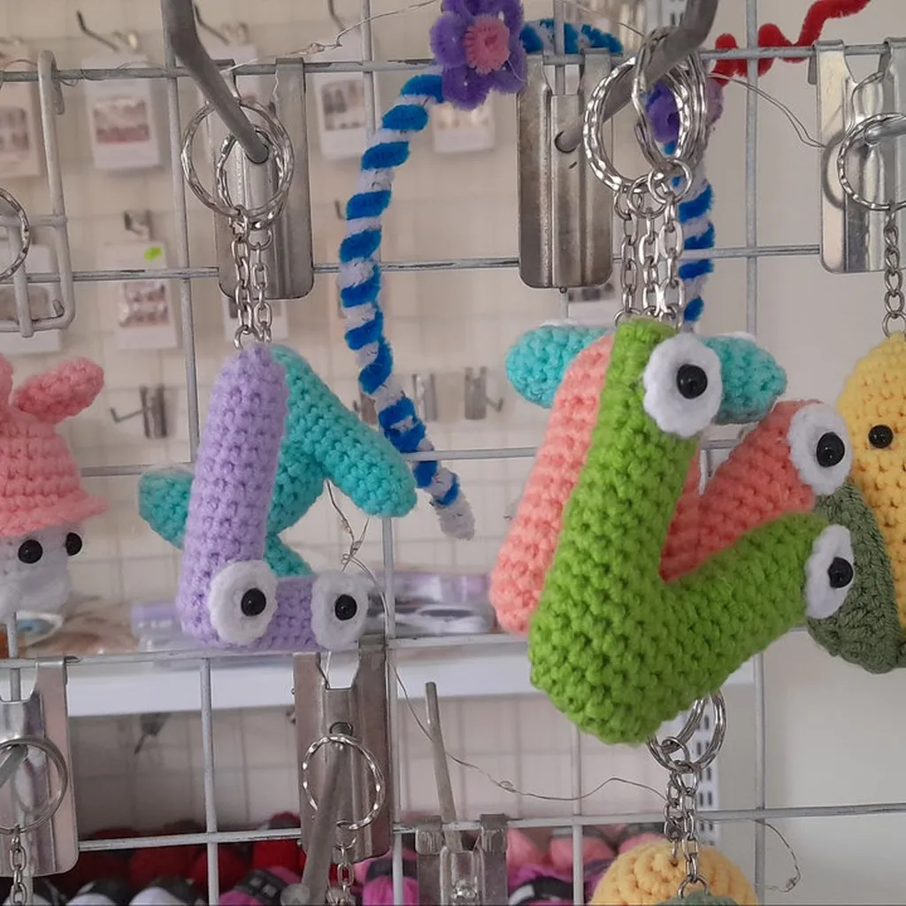 Móc Khóa Chữ Cái Bằng Len Handmade Yukishop Yk31