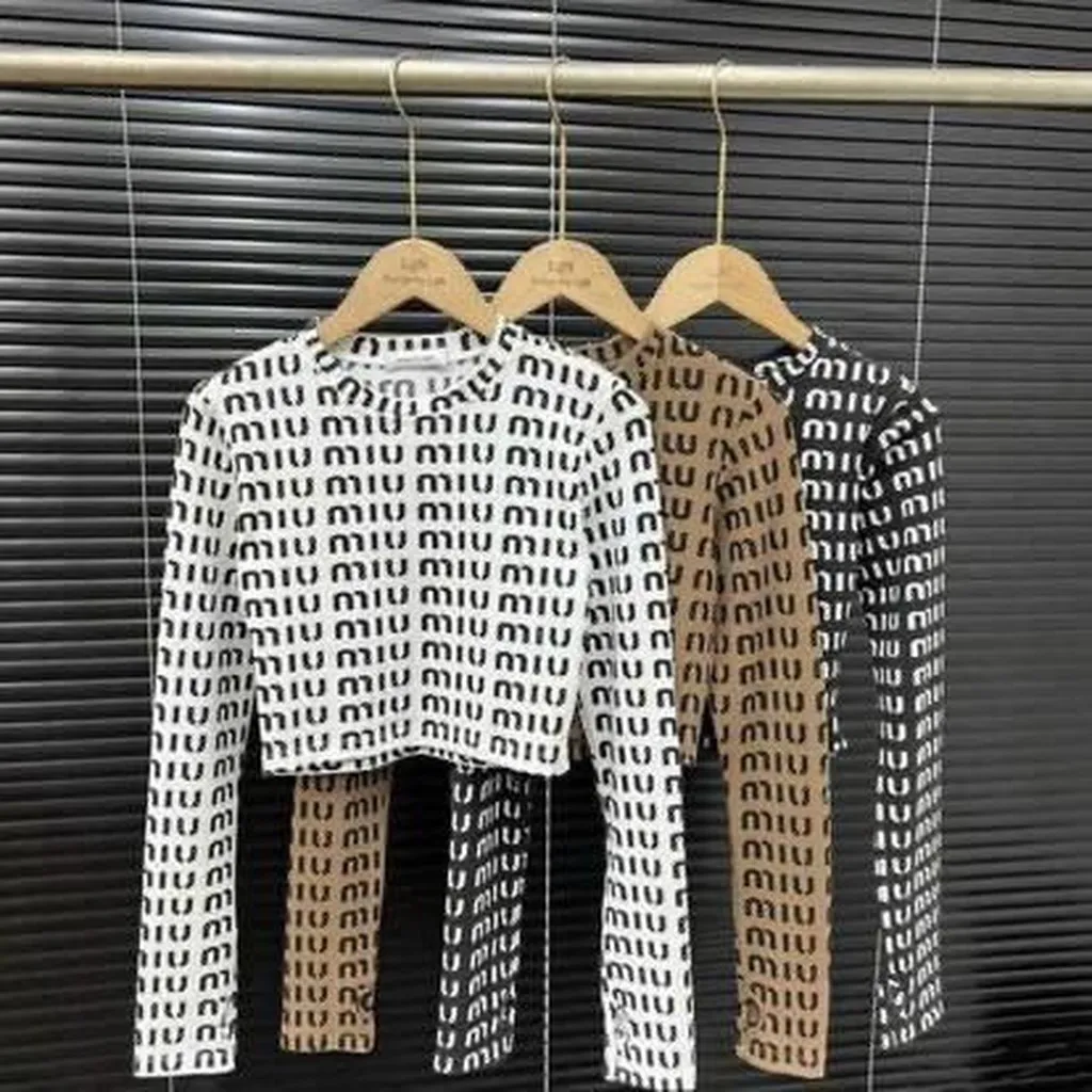Alternative view of Áo Kiểu Thun Tăm Lạnh Tay Dài Min Min Form Ngắn - Lê Phương Boutique