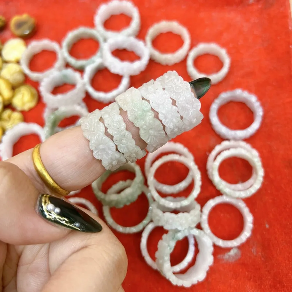 Nhẫn Cẩm Thạch Trạm Hoa Mai Thiên Nhiên - Thắng Giang
