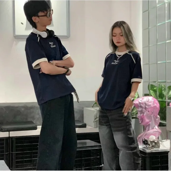 Áo Thun Cặp Đôi Nam Nữ Cổ Tròn Thêu Black Chất Thun Cotton Co Giãn Phối Sọc Mí Viền -htm Fashion