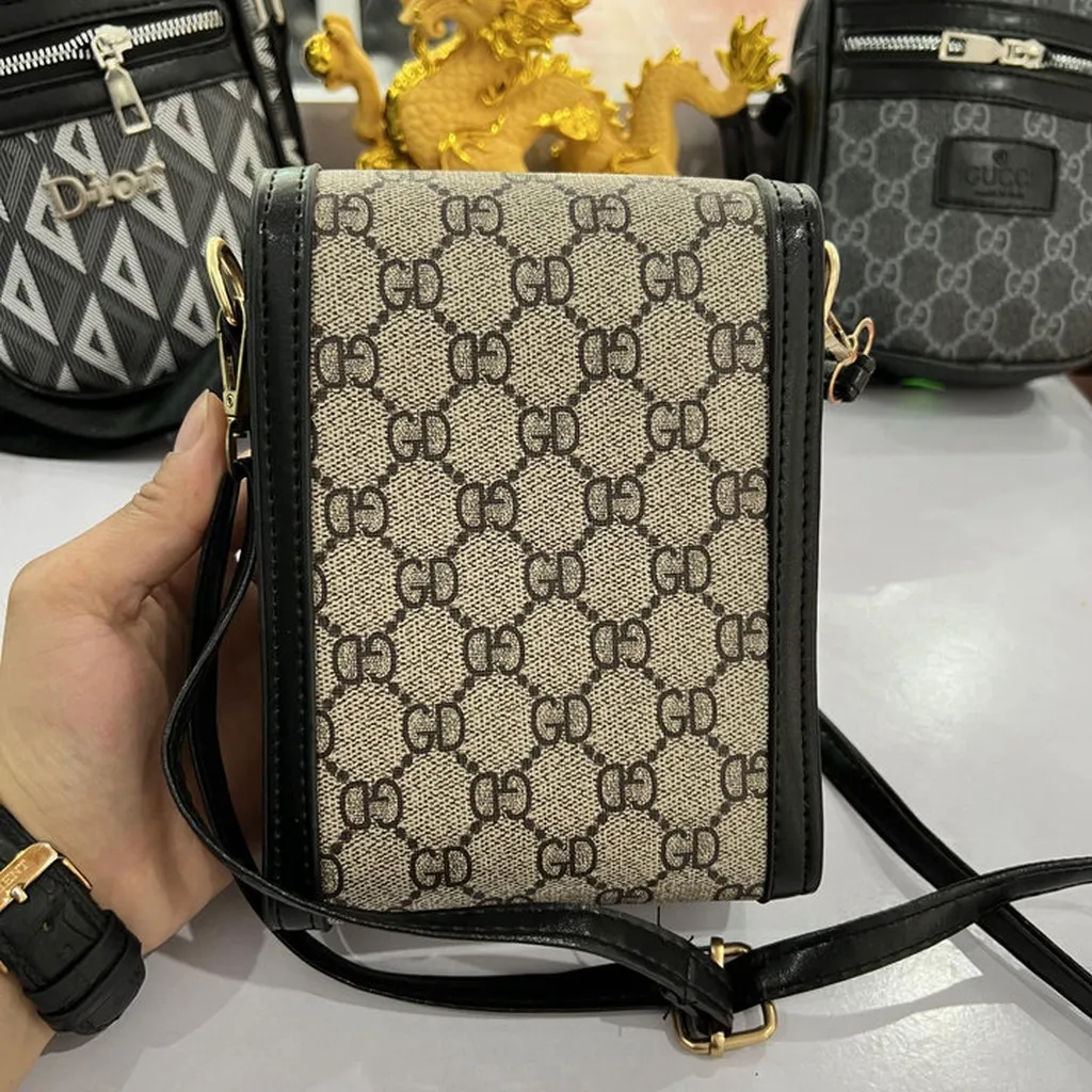 Alternative view of Túi Đeo Chéo Da Nam Nữ Mini Bag Gg Nâu Hoạ Tiết Chữ Chéo Monogram Móc Xích Khoá Nam Châm,túi Đeo Chéo Mini Nam Nữ