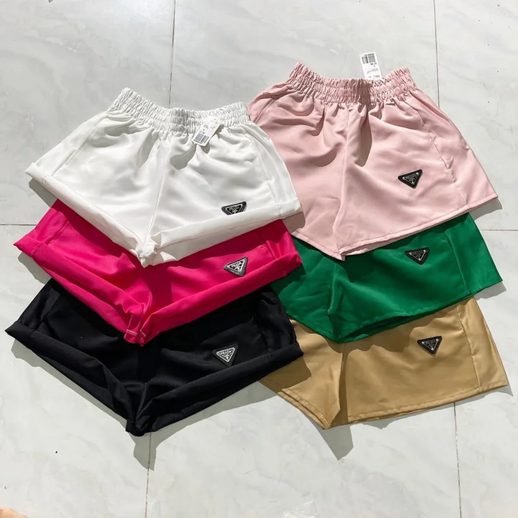 Alternative view of Quần Sort Đính Logo Vải Tacta - Lê Phương Boutique