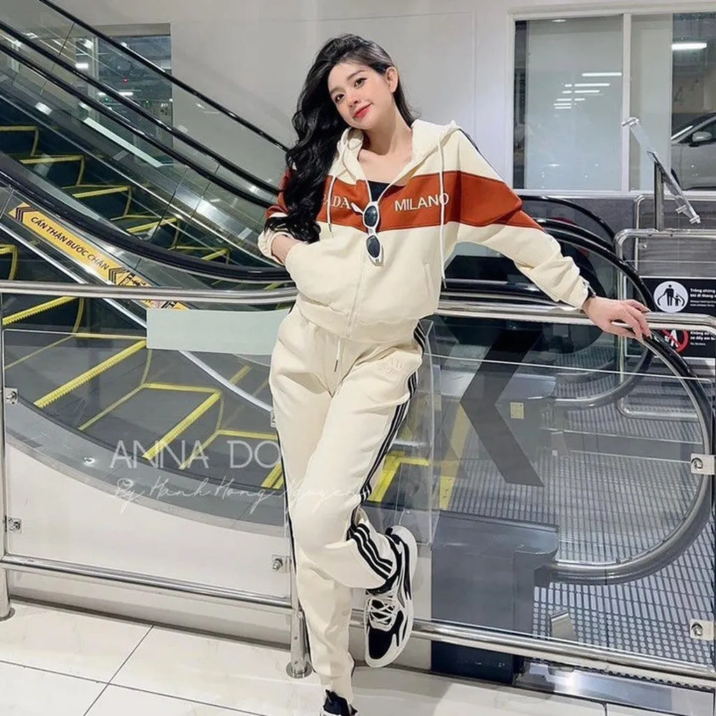 Alternative view of Set Bộ Đồ Nỉ Nữ Có Nón Phối 3 Sọc Thêu Milano Chất Nỉ Mềm Mịn Sang Chảnh -htm Fashion