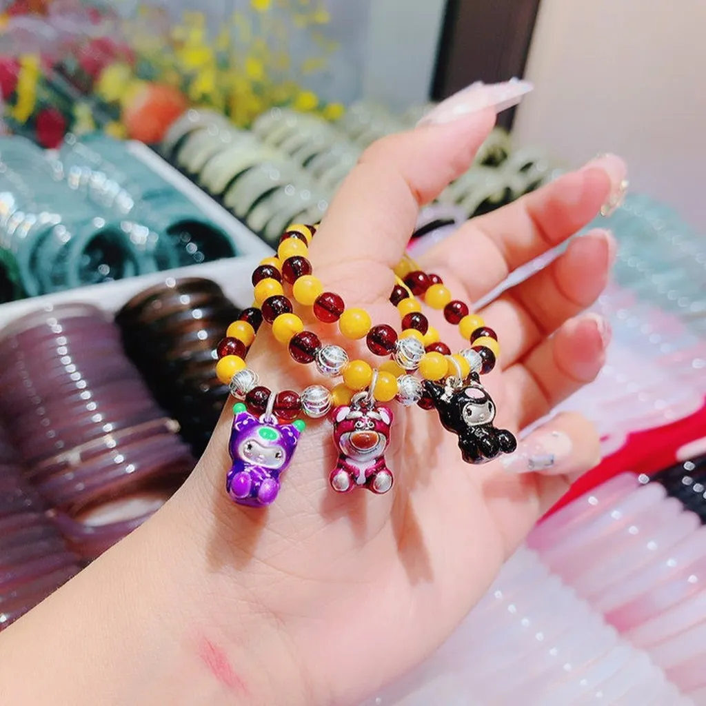 Alternative view of Vòng Tay Hổ Phách Thiên Nhiên Phối Charm Bạc Thái Chuẩn Xi Màu Tĩnh Điện - Thắng Giang