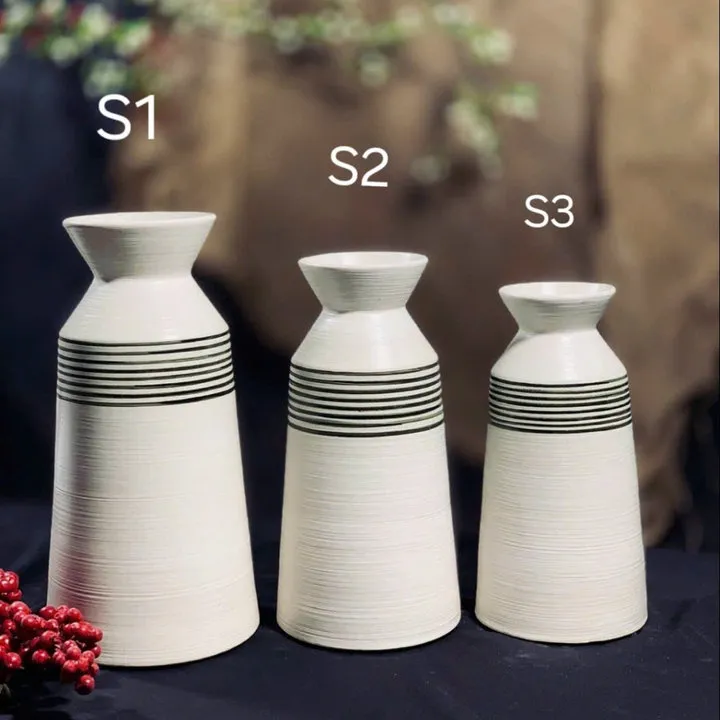 Alternative view of Bộ 3 Bình Gốm Bát Tràng Dáng Ly Cao Men Trắng Họa Tiết Kẻ Decor, Cắm Hoa Hồng, Ly..- Chipxinhxk