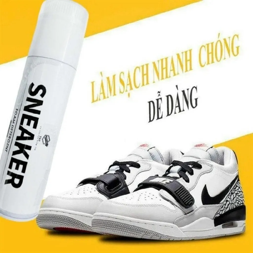 Chai Xịt Tạo Bọt Tuyết Vệ Sinh Giày Sneaker 300ml - Nhà Quân Store
