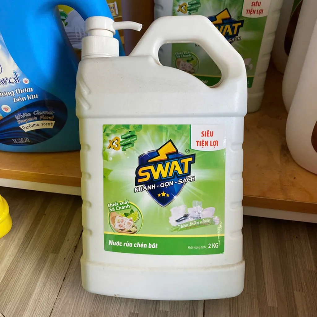 Alternative view of Nước Rửa Chén Swat Nhanh Gọn Sạch Hương Sả Chanh Can 2kg Có Vòi Xịt Tiện Lợi L047 - Lady's Passion