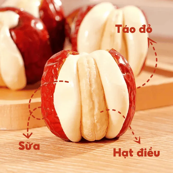 Alternative view of Táo Đỏ Sữa Lạc Đà Kẹp Hạt Điều Hộp 300g Hoặc Gói 500g