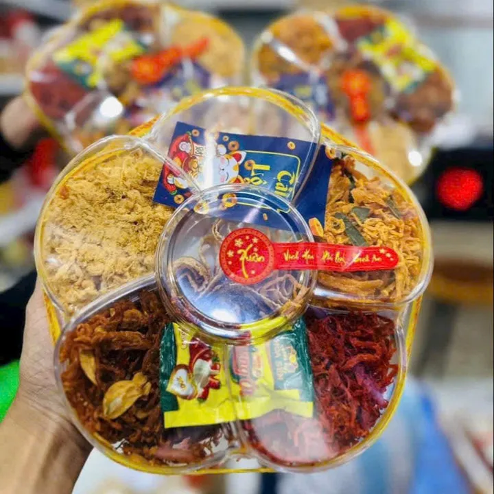 Alternative view of Set Khô Lục Vị Hoa Mai: Đẹp Mắt, Hương Vị Quê, Quà Tết Sang Trọng 550g - Winnie House