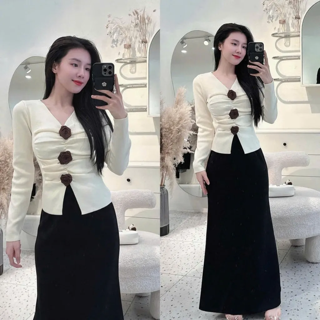 Áo Thun Tay Dài Cổ V Nhún Ngực Đính Hoa