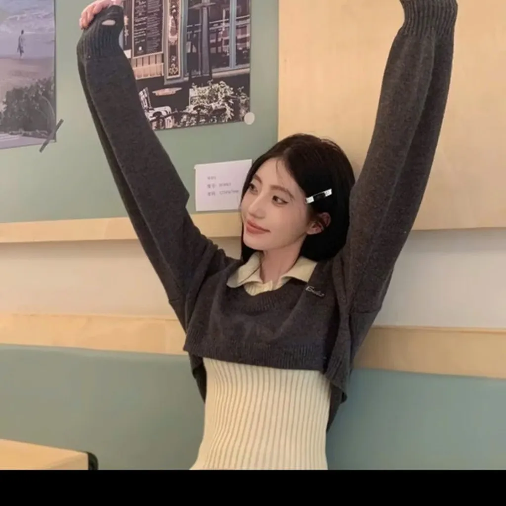 Alternative view of Set 2 Áo Len: Áo Len Tay Bồng Croptop Cổ U Kèm Áo Ba Lỗ Cổ Bẻ Sát Nách- Chipxinhxk