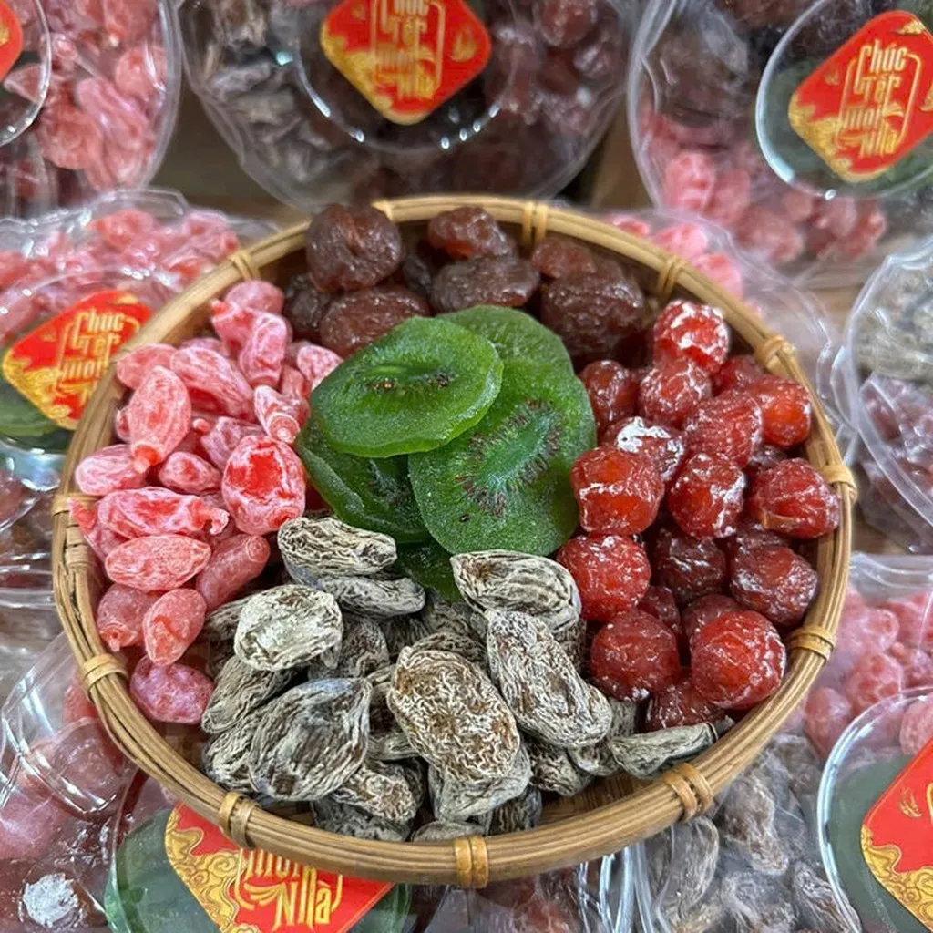 Ô Mai Xí Muội Mix Ngũ Vị - Chua Cay Mặn Ngọt 500g - Winnie House