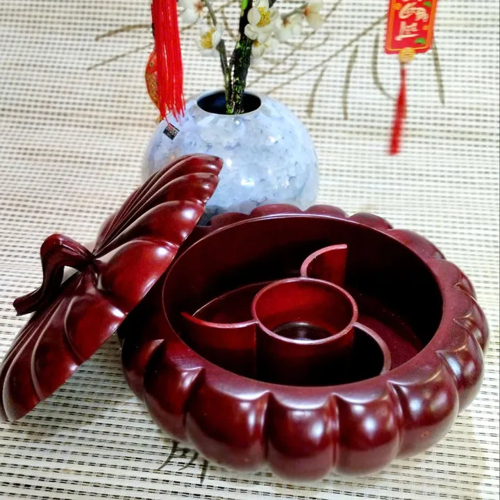 Alternative view of [cái] Bí Tràm Xoay 360 Đựng Bánh Mứt - Tường Thuận