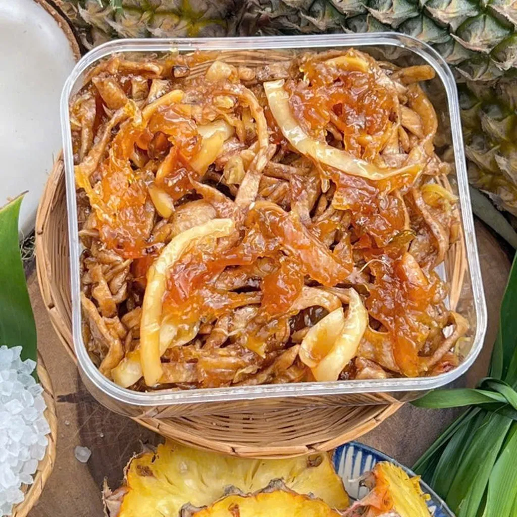 Mứt Chuối Xiêm Xào Khóm Dừa Non, Đậm Vị Quê, Ăn Là Mê 500g - Winnie House